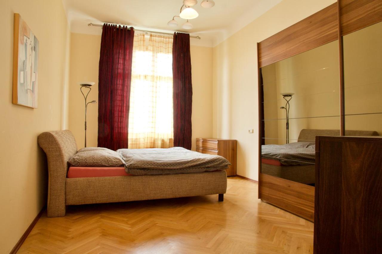Ubytování 1204 na ulici Krále Jiřího Karlovy Vary Exterior foto
